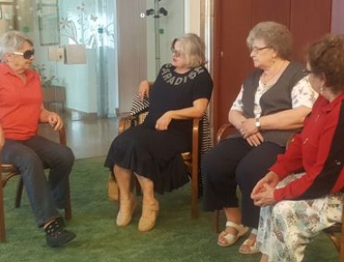 Polaznici rade na autorskoj predstavi diplomirane dramaturginje Maje Sviben a na temu okupljanja povodom godišnjice mature! Polaznici rade na autorskoj predstavi diplomirane dramaturginje Maje Sviben a na temu okupljanja povodom godišnjice mature!